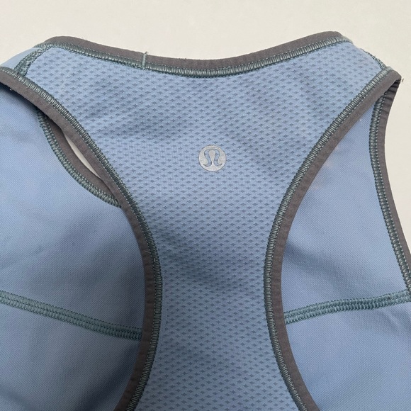 Lululemon - Ebb to Train Sports Bra Size 8 - Picture 7 of 11